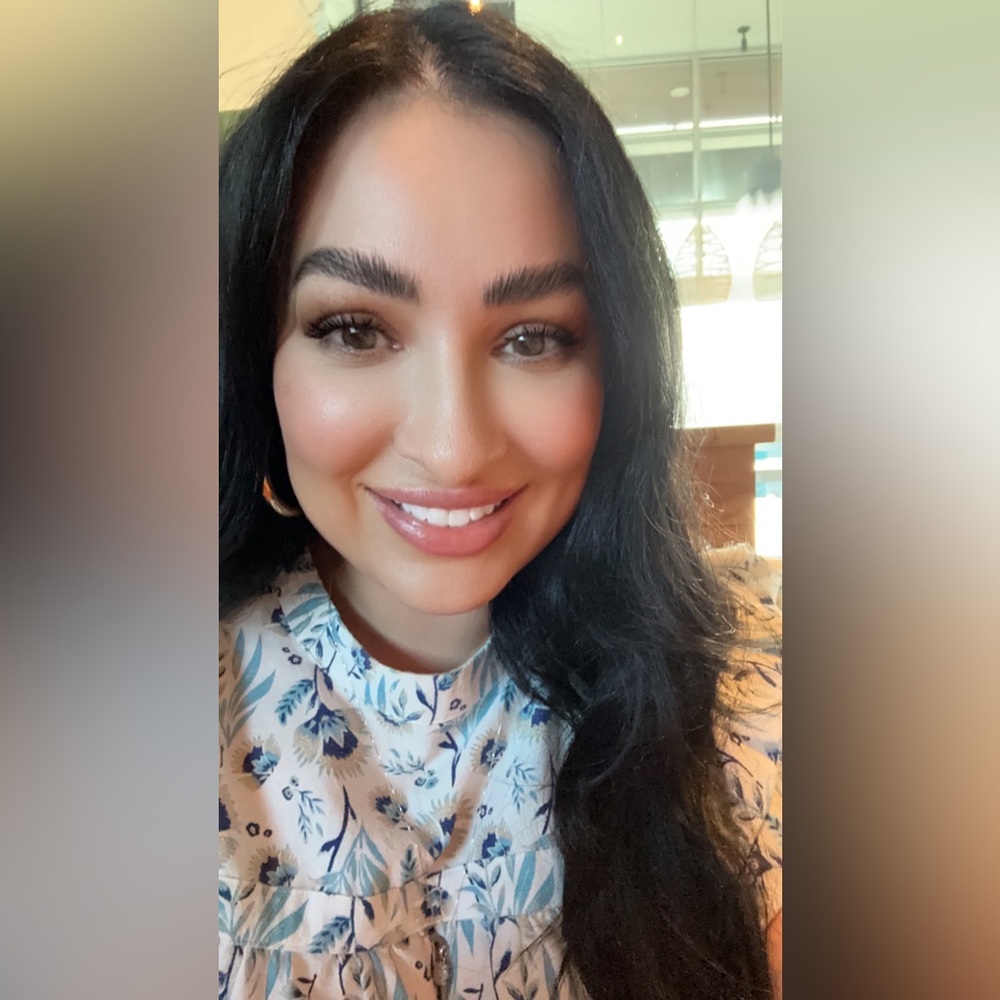 Meet your Posher, Monique